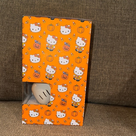 NWT Hello Kitty Ceramic Reed Diffuser, Diffuser Sticks /Oil, Halloween seasonal - Picture 4 of 7
